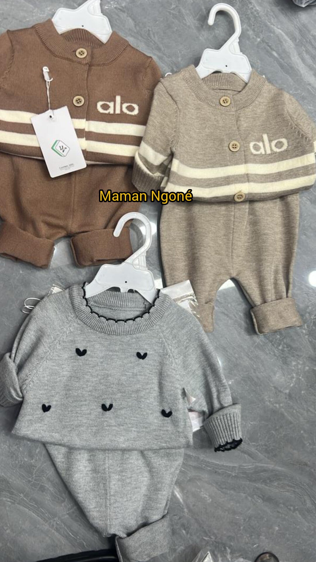 Ensemble Bébé 2 Pièces "Alo" - Gilet + Pantalon Tricoté